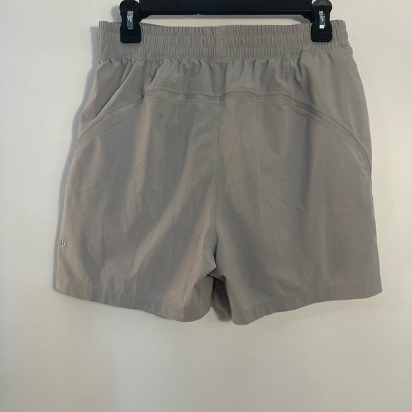 Lululemon Athletica Men's Pace Breaker Linerless Short in Gray - Picture 8 of 14